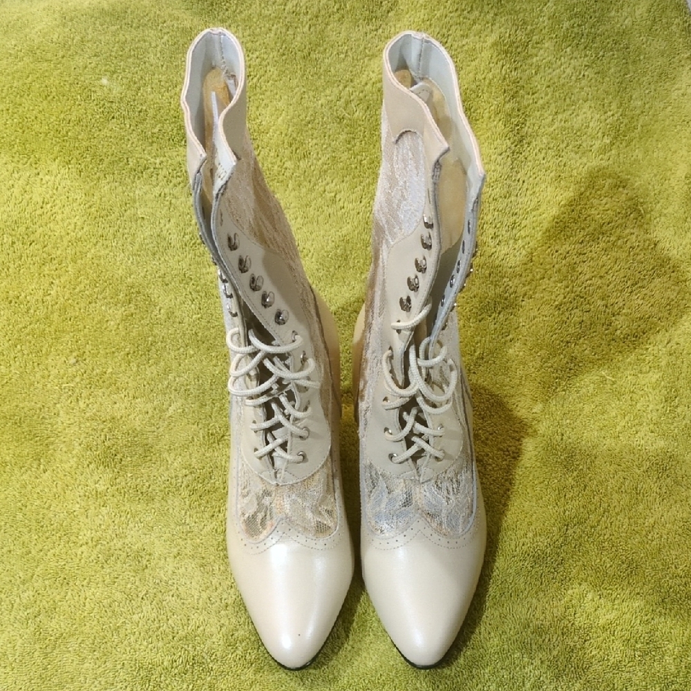 Chic Lace-Up Cream Women's Boots